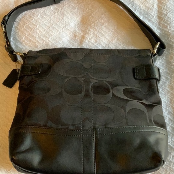 Coach Signature Leather Sateen Black F1173-F18862 Shoulder Handbag - Picture 4 of 11